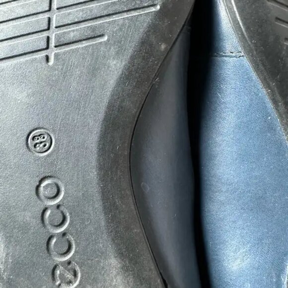 Pair of ECCO Touch 15 Tassel flats in blue leather. - Picture 5 of 5